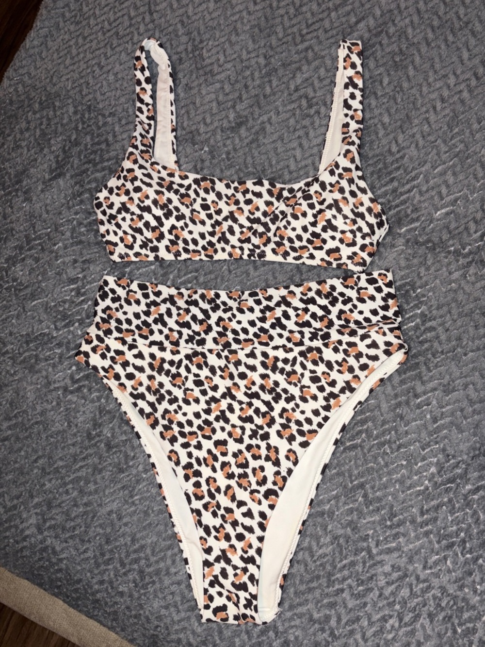 AE Leopard Print High-Waist Bikini Set Perfect Condition